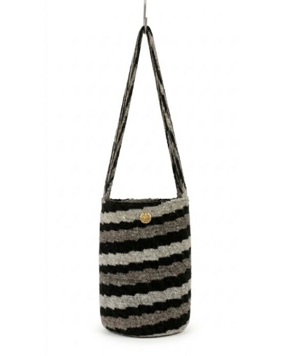 mochila arhuaca caracol tejida en lana de oveja vista frontal